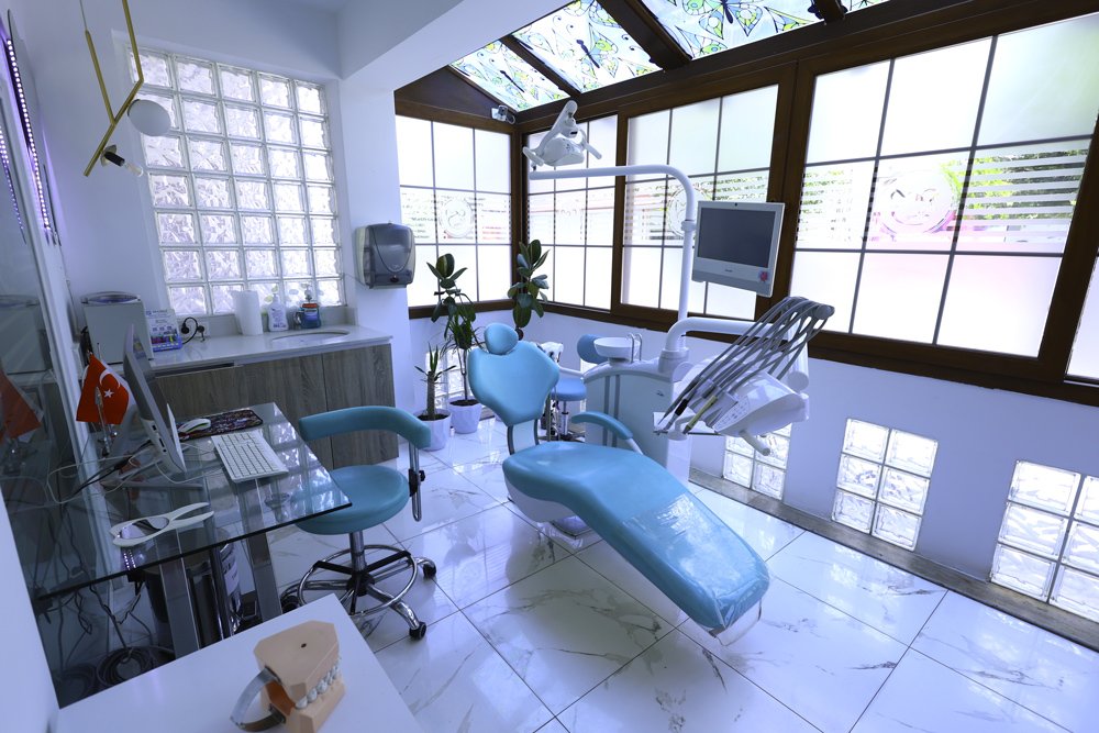 https://disadasi.com.tr/wp-content/uploads/2025/07/dental-hospital-in-turkey-kusadasi.jpg